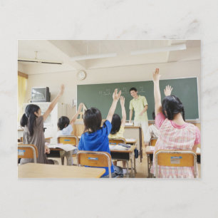 Basisschoolstudenten op school 2 briefkaart