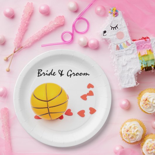Basketbal bruiloft met liefde rood hart op wit papieren bordje (Feest)