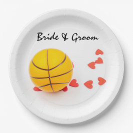Basketbal bruiloft met liefde rood hart op wit papieren bordje