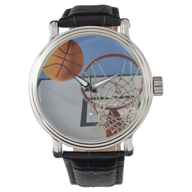 Basketbal door een hoepel horloge (Voorkant)