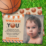 Basketbal elke leeftijd Verjaardag Foto Bedankkaart<br><div class="desc">Zeg dank u in stijl met deze trendy 1st verjaardag dank u kaarten. De tekst en foto van de sjabloon zijn gemakkelijk te personaliseren en je familie en vrienden zullen blij zijn als ze deze geweldige dankbaarheid krijgen.</div>
