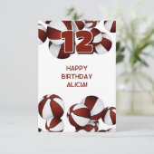 Basketbal Happy Birthday Maroon Team Kleuren Kaart (Staand voorkant)