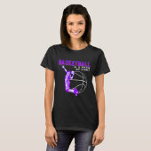Basketbal in een lichtstraal t-shirt (Voorkant volledig)