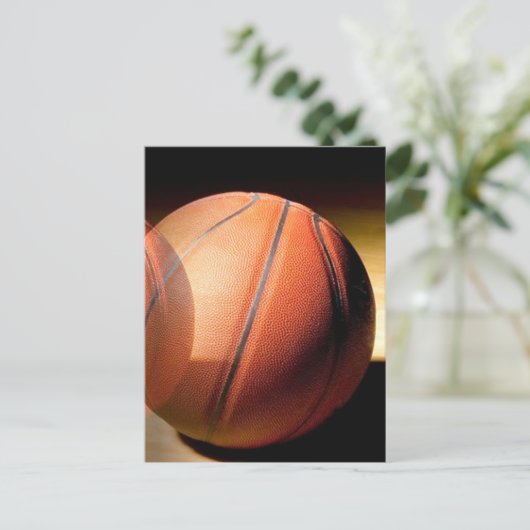 Basketbal in Schaduwen Close-up Verticale Post Kaa Briefkaart (Staand voorkant)