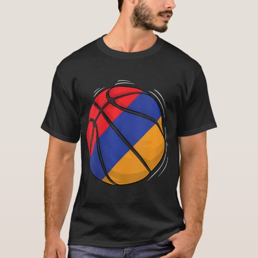Basketbal met de vlag van Armenië T-shirt (Voorkant)