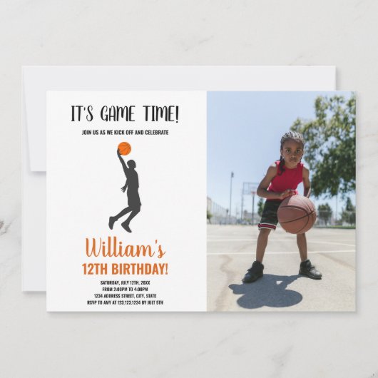 Basketbal op hand Verjaardag Uitnodiging met Foto (Voorkant)