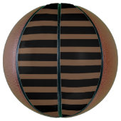 Basketbal op ware grootte met brede streep voor bi (Verticaal)