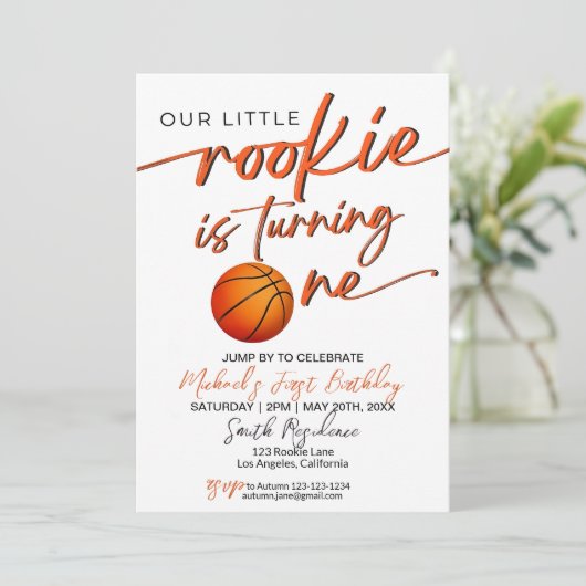 Basketbal Party Uitnodiging Basketbal Rookie Jaar (Staand voorkant)