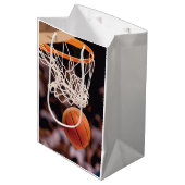 Basketbal scoren medium cadeauzakje (Voorkant Gekanteld)