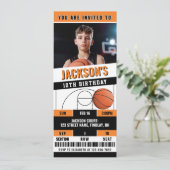 Basketbal Sinaasappel Zwart Verjaardagsfeestticket Kaart (Staand voorkant)