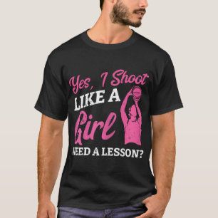 Basketbal spelen als een meisje basketbal t-shirt