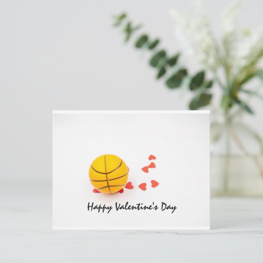 Basketbal Valentijnsdag met liefde op wit Feestdagenkaart (Staand voorkant)