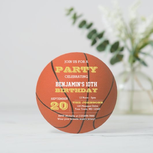 Basketbal Verjaardag Ronde uitnodiging (Staand voorkant)