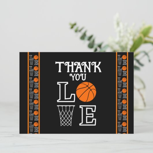 Basketbal verjaardagsfeest, basketbalspeler bedankkaart (Staand voorkant)