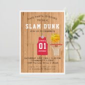 Basketbal verjaardagsfeest uitnodiging (Staand voorkant)