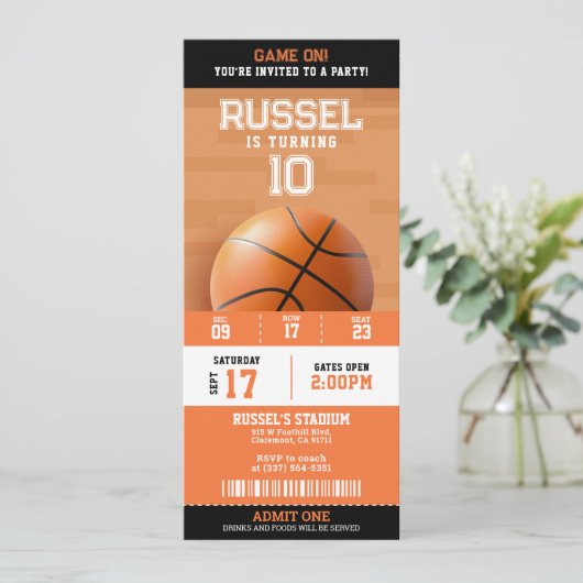 Basketbal Verjaardagsfeestticket Kaart (Staand voorkant)