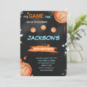 Basketbal verjaardagsuitnodiging kaart (Staand voorkant)