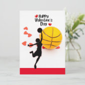 Basketbal voor Valentijnsdag  met liefde    Feestdagenkaart (Staand voorkant)