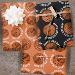 Basketball Balls Kinder naam Sports Happy Birthday Inpakpapier Vel<br><div class="desc">Basketball zorgt voor Kinder naam Sportkleding Happy Birthday,  speciaal ontworpen voor het verpakken van papierbladen. Basketbalpatroon met blije verjaardagstekst en aangepaste naam op een zwarte en oranje achtergrond. Personaliseer uw jouw naam en leeftijd. U kunt om het even welke tekst veranderen.</div>