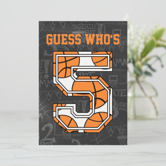 Basketball Chalkboard 5th Birthday Party Kaart (Staand voorkant)