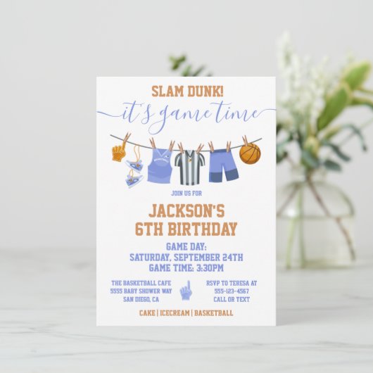 Basketball Clotheline Birthday Kaart (Staand voorkant)