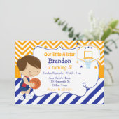 Basketball Cute Brunette Boy Birthday Party Kaart (Staand voorkant)