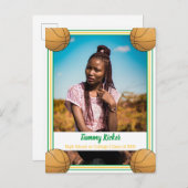 Basketball Green & Gold Afstuderen Aankondigingskaart (Voorkant / Achterkant)