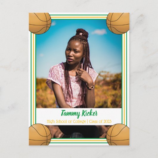 Basketball Green & Gold Afstuderen Aankondigingskaart (Voorkant)