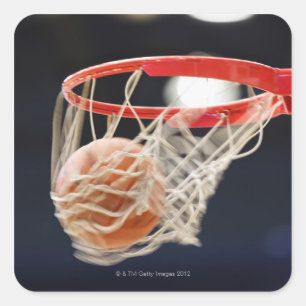 Basketball in de mand. vierkante sticker