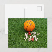 Basketball met Happy New Year wensen groen Briefkaart (Voorkant / Achterkant)
