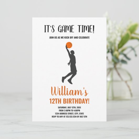 Basketball on Hand Birthday Invitations Kaart (Staand voorkant)