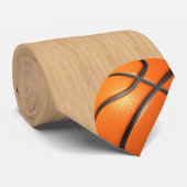 Basketball op hardhout stropdas (Opgerold)