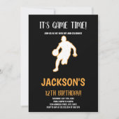 Basketball Play Birthday-uitnodigingen Kaart (Voorkant)