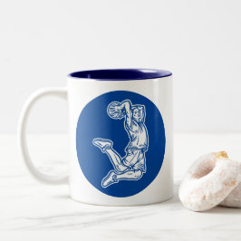 Basketball Player Doing Slam Dunk Light Design Tweekleurige Koffiemok