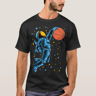 Basketball-speler voor astronaut in de ruimtemadel t-shirt