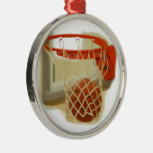 Basketball valt door een hoepel metalen ornament (Rechts)