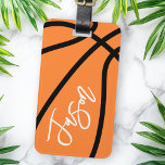 Basketball zwarte oranje douanenaam bagagelabel<br><div class="desc">Bagagelabel met een basketbalpatroon en jouw naam in het wit. Alle kleuren zijn aanpasbaar in de ontwerptool.</div>