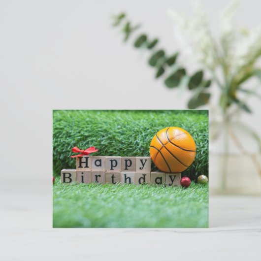 Basketballen met vrolijk verjaardagswoord staat op briefkaart (Staand voorkant)