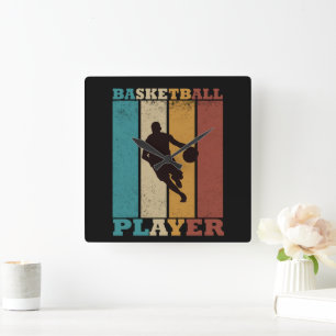 Basketballer dribbelen  retro stijl vierkante klok