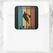 Basketballer dribbelen  retro stijl vierkante sticker (Tas)