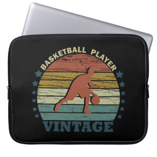 Basketballer dribbelen  retro zonsondergang laptop sleeve