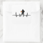 Basketballer dribbelende hartslag vierkante sticker (Tas)