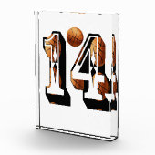 basketbalnummer 14 gemaakt van basketballen, fotoblokken (Rechts)