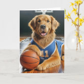 Basketbalspeler Golden Retriever verjaardag Kaart (Gele Bloem)