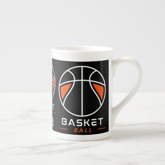 Basketbalspeler Meisje, Basketbal Meisje Verjaarda Porselein Kop (Rechts)