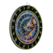 Bass Adventure vastgelegd op dartbord (Voorkant Links)