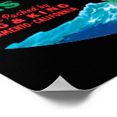 Bass Fish die een kroon op een zwarte achtergrond  Poster (Hoek)