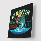 Bass Fish die een kroon op een zwarte achtergrond  Vierkante Klok (Hoek)