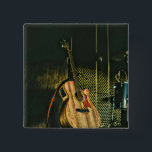 Bass guiter vierkante button 5,1 cm<br><div class="desc">This vintage guitar artwork is suite for guitar players who love playing guitar. it can be given as a gift for a boyfriend, girlfriend, or dad on a birthday, father's day, or valentine's day. The Retro Design features coolvintage Bass guitar player</div>