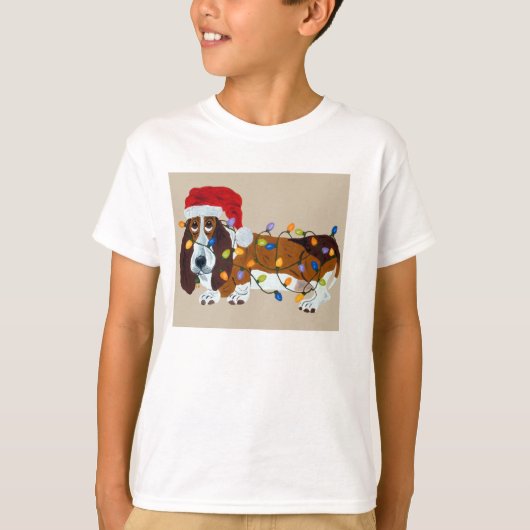 Basset gepantserd met kerstlampjes t-shirt (Voorkant)